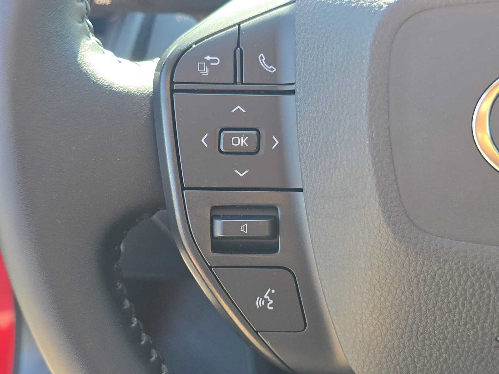 Certified 2026 Toyota Prius LE FWD image 28
