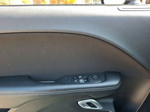 Used 2022 Dodge Challenger R/T w/ Blacktop Package image 13