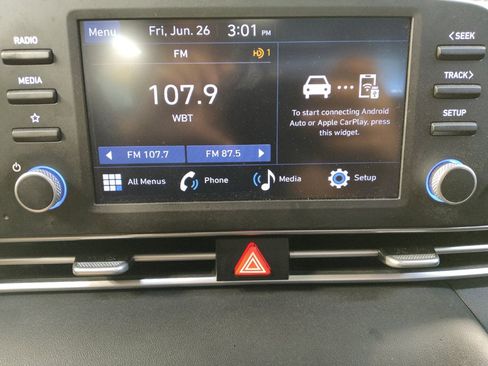 Used 2025 Hyundai Elantra SE FWD image 25
