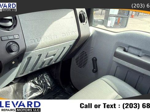 Used 2015 Ford F550 4x4 Regular Cab Super Duty image 17