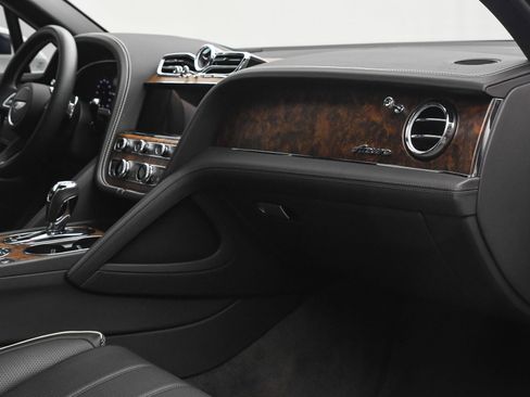 Certified 2023 Bentley Bentayga Extended Wheelbase image 21