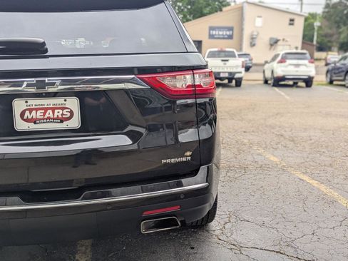 Used 2019 Chevrolet Traverse Premier w/ LPO, Black Accent Package AWD/4WD image 16