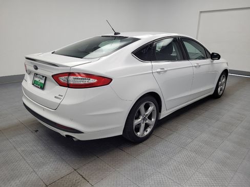 Used 2015 Ford Fusion SE image 9