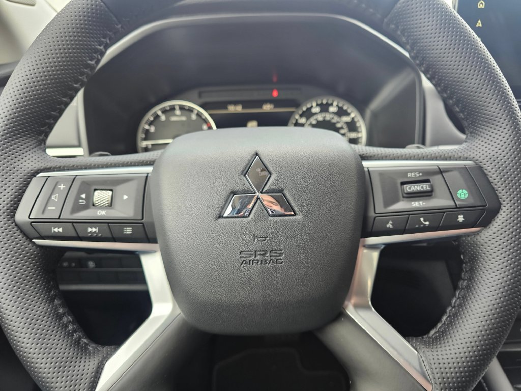 New 2026 Mitsubishi Outlander SE AWD/4WD image 17