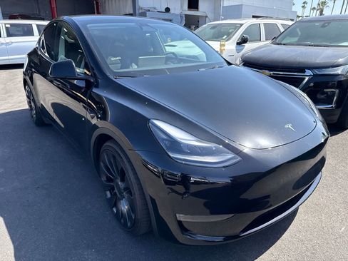 Used 2023 Tesla Model Y Performance AWD/4WD image 6