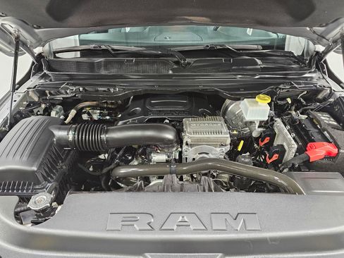 Used 2022 RAM 1500 Big Horn AWD/4WD image 3