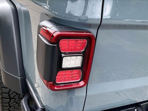 Used 2026 Jeep Gladiator Rubicon AWD/4WD image 32