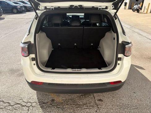 Used 2024 Jeep Compass Latitude AWD/4WD image 14
