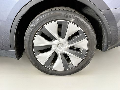 Used 2023 Tesla Model Y Long Range image 11