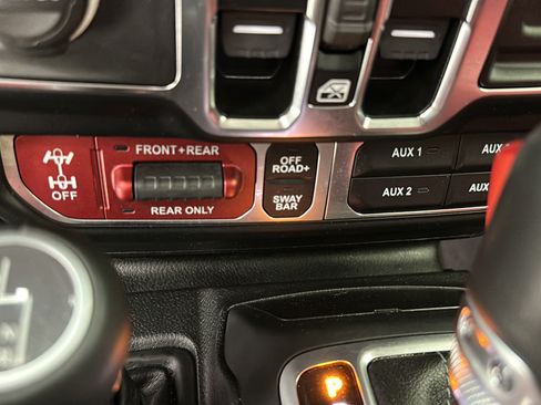 Used 2024 Jeep Wrangler Unlimited Rubicon 392 AWD/4WD image 23
