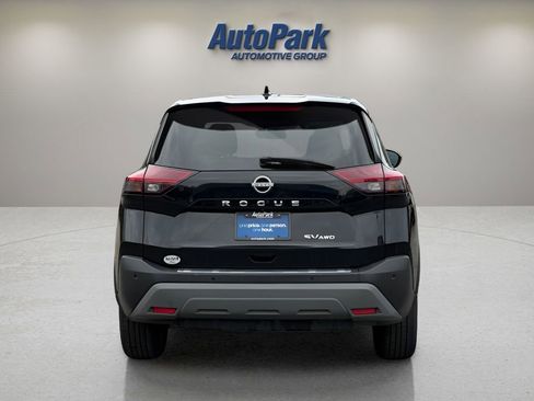 Used 2022 Nissan Rogue SV AWD/4WD image 6
