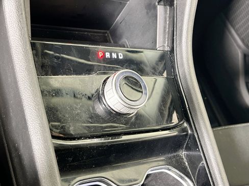 Used 2023 Jeep Grand Cherokee L Laredo image 16