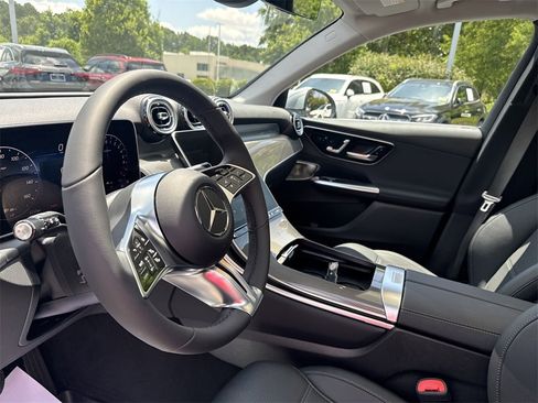 New 2025 Mercedes-Benz GLC 350e 4MATIC image 11