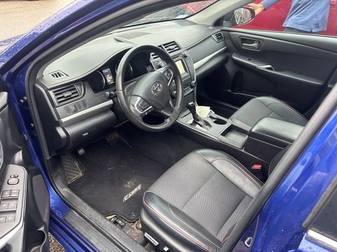 Used 2016 Toyota Camry SE FWD image 8