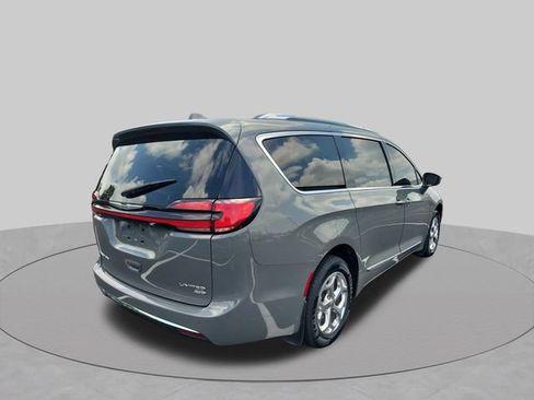 Used 2021 Chrysler Pacifica Limited AWD/4WD image 13