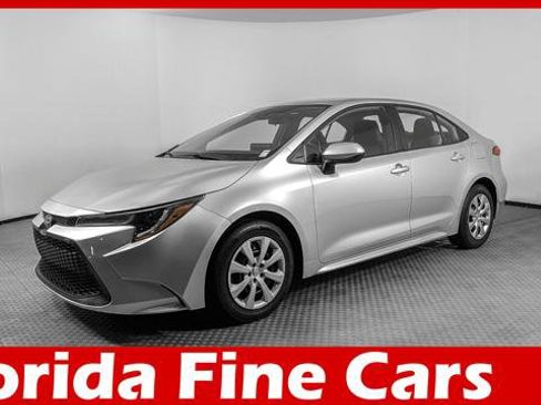 Used 2022 Toyota Corolla LE image 1