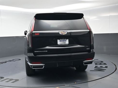 Used 2021 Cadillac Escalade Premium Luxury image 8