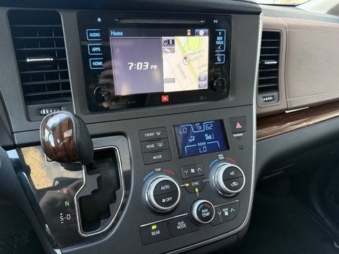 Used 2017 Toyota Sienna Limited Premium w/ Protection Package AWD/4WD image 23