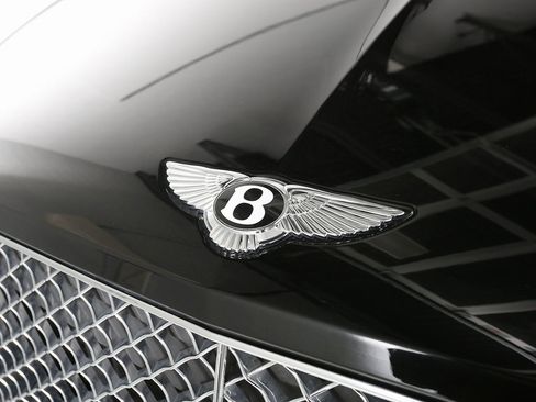 Certified 2022 Bentley Bentayga image 8