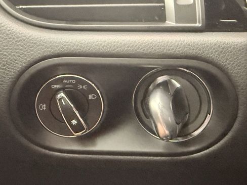 Used 2025 Porsche Macan image 18