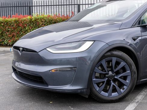 Used 2022 Tesla Model X AWD/4WD image 17