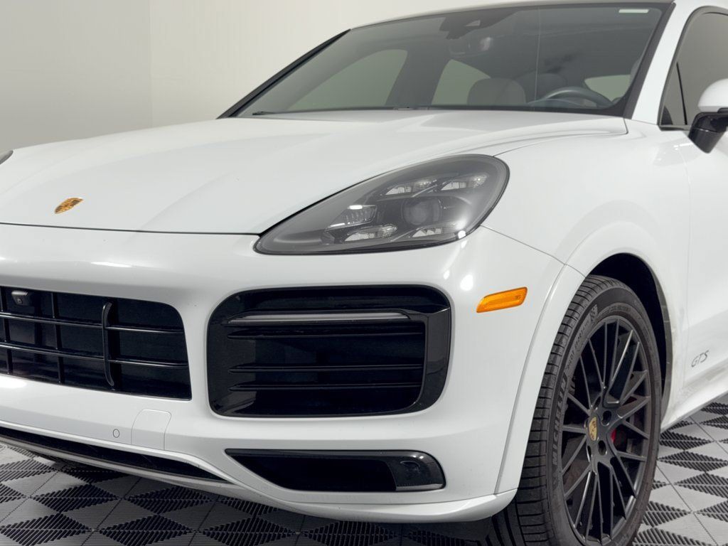 Used 2022 Porsche Cayenne GTS AWD/4WD image 12