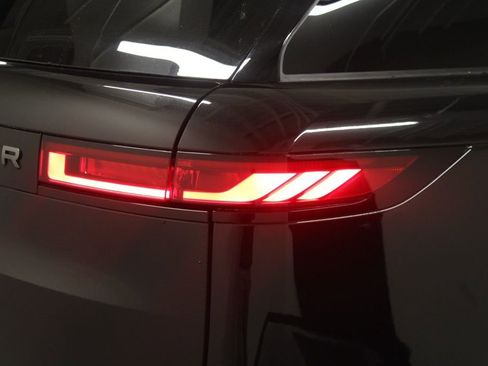 Certified 2025 Land Rover Range Rover Sport SE AWD/4WD image 8