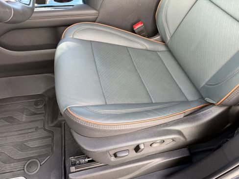 Used 2025 GMC Yukon AT4 w/ LPO, Floor Liner Package image 12