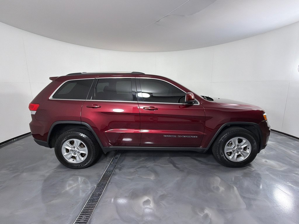 Used 2017 Jeep Grand Cherokee Laredo w/ Quick Order Package 23E AWD/4WD image 4