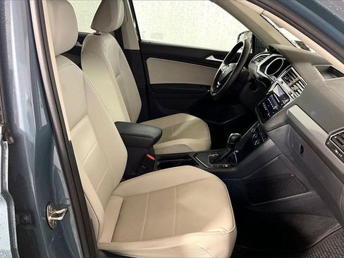 Used 2020 Volkswagen Tiguan SE image 6
