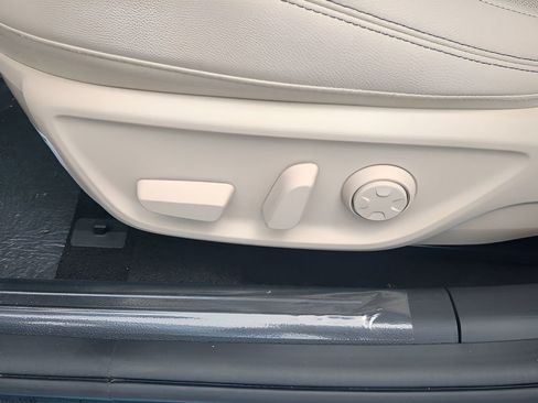 Used 2026 Genesis G70 2.5T image 16