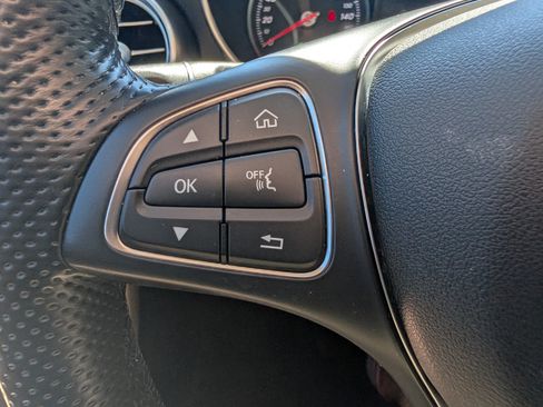 Used 2017 Mercedes-Benz GLC 300 4MATIC image 28