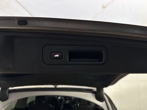 Used 2018 Honda Odyssey Touring image 35