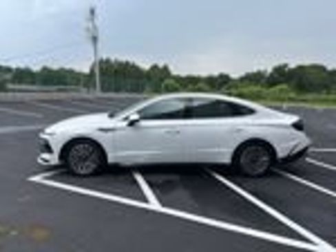 Used 2024 Hyundai Sonata Limited FWD image 6