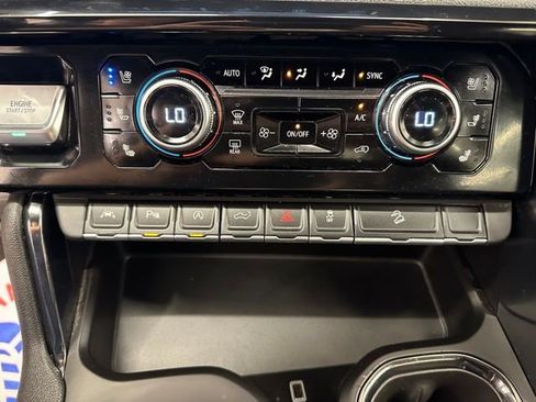 Used 2023 GMC Sierra 1500 AT4 image 27