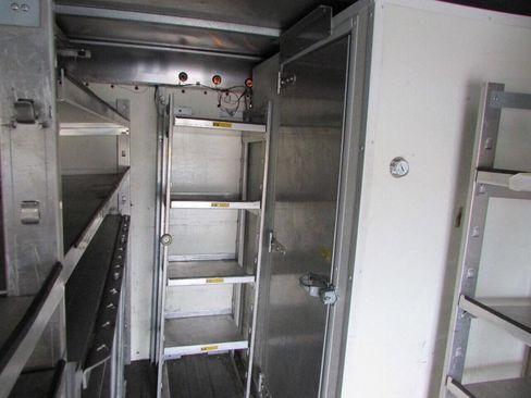 Used 2012 Ford E-450 and Econoline 450 Super Duty w/ PWR Locks & Windows Group image 35