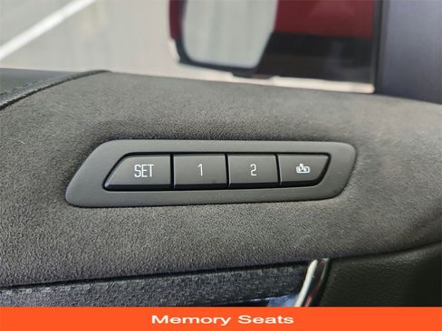 Used 2017 Cadillac ATS V w/ Luxury Package image 32