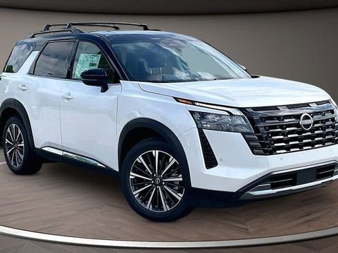 New 2026 Nissan Pathfinder Platinum w/ Cargo Package AWD/4WD image 2