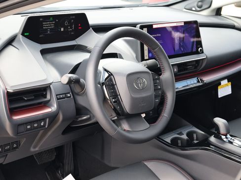 New 2026 Toyota Prius Plug-In Hybrid FWD image 12