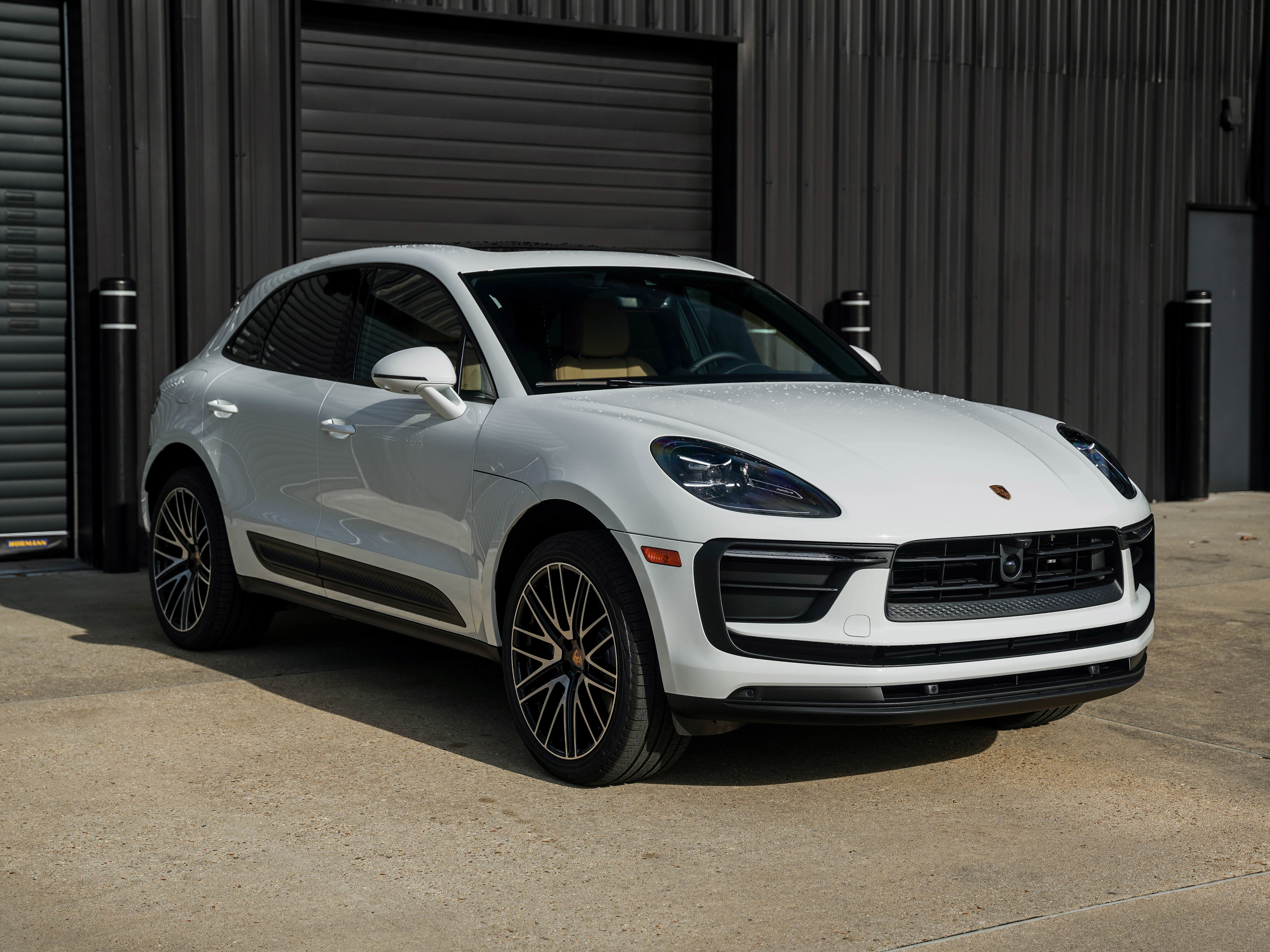 Certified 2026 Porsche Macan AWD/4WD image 7