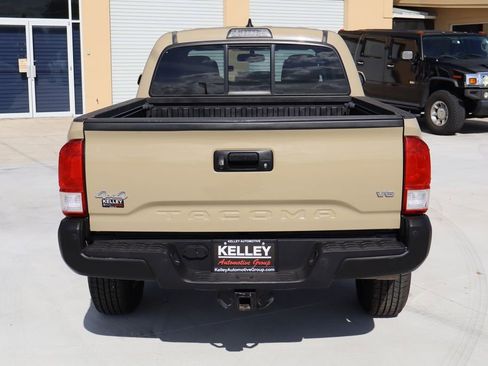 Used 2016 Toyota Tacoma SR5 image 7