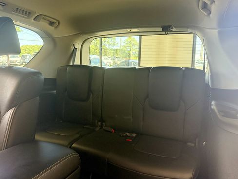 Used 2016 INFINITI QX80 2WD w/ Driver's Assistance Package image 18