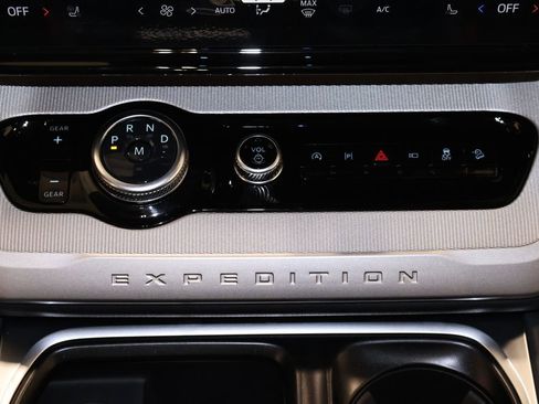 New 2026 Ford Expedition Active image 34