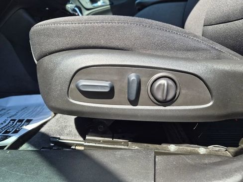Used 2022 Chevrolet Malibu LT FWD image 15