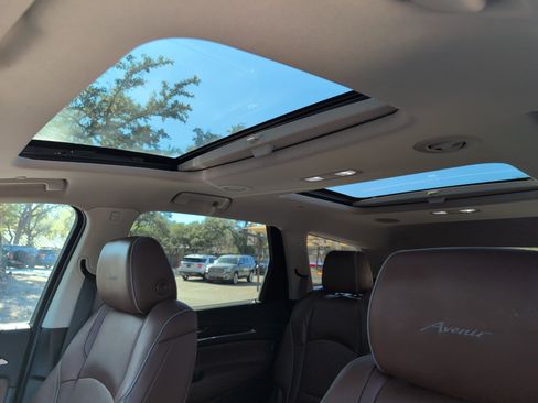 Used 2020 Buick Enclave Avenir w/ Avenir Technology Package image 24