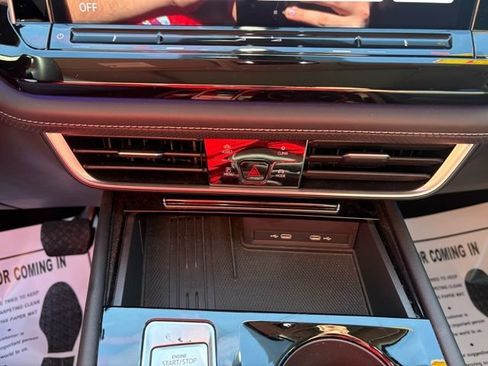 Used 2025 Volkswagen Atlas SEL image 21