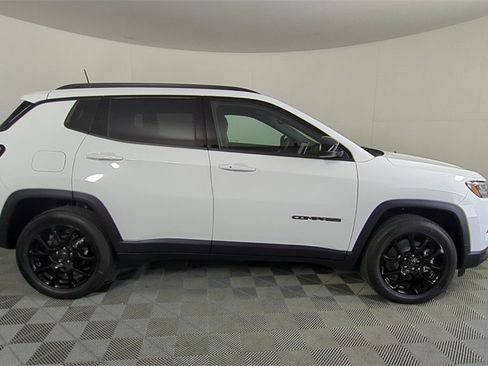 New 2026 Jeep Compass Latitude image 3