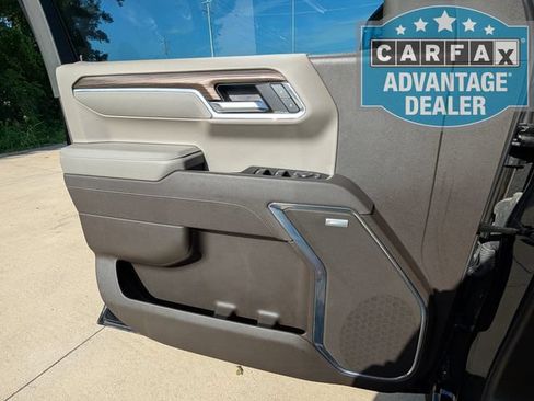 Used 2025 Chevrolet Silverado 1500 LT Trail Boss w/ Convenience Package II AWD/4WD image 17