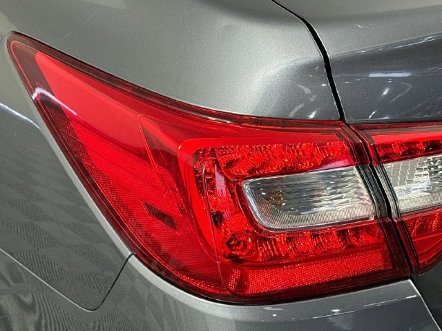 Used 2018 Subaru Legacy 2.5i Premium AWD/4WD image 32