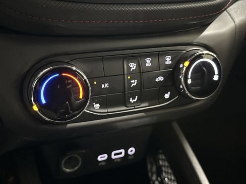 Used 2021 Chevrolet TrailBlazer RS FWD image 16